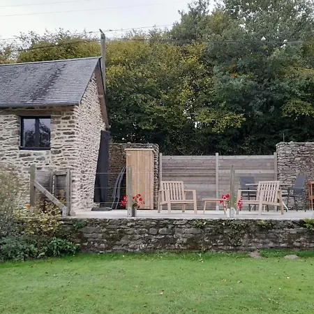 Les De La Petite Taupe - Akotee * Saint-Omer (Calvados)